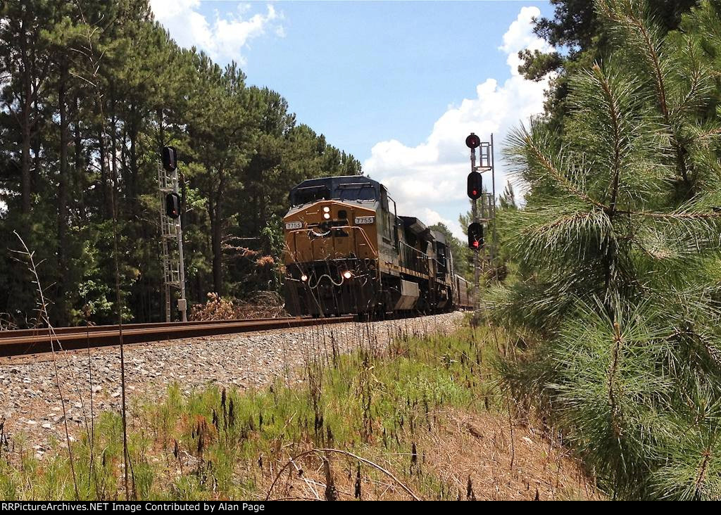 CSX 7755 leads autoracks